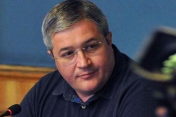 givi-TargamaZe-darwmunebulia-rom-Seqmnil-viTarebaSi-pirvel-rigSi-mTavroba-daiRleba