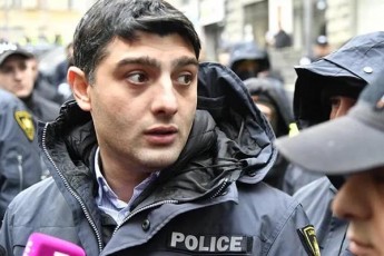 vaJa-siraZe-policia-imdeni-xani-iqneba-adgilze-mobilizebuli-ramdenic-dasWirdeba-parlamentis-mSvid-viTarebaSi-funqcionirebas