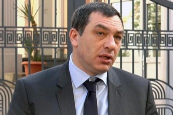 am-kviraSi-apireben-samarcxvino-mosamarTleebis-sakiTxis-kenWisyras-iuridiul-komitetze---isev-specrazmebi-unda-moiyvanon-an-Rame-gaaTenon-parlamentSi-Torem-ise-komfortulad-amas-ver-izamen