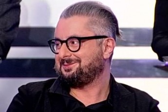 ra-namusiT-laparakoben-sxvebis-mimarT-90-ian-wlebze-da-mxedrionze-romlis-erT-erTi-mflobeli-aris-Jorika-rurua