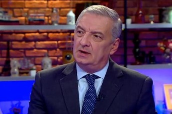 arc-erT-mediasaSualebas-elene-xoStariasTvis-SekiTxvac-ar-dausvams-ratom-mimarTavs-araTu-uzrdelobis-umaRles-dones-aramed-qalisTvis-absoluturad-Seusabamo-da-uRirs-ritorikas