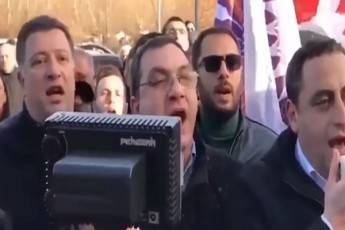 naxeT-dRes-ras-gvanan--quCaSi-gayrili-nasrokali-da-gasasroki-gaboebuli-colebis-qmrebi-Camulebi--turtyliani-SeSis-namcecebisTvis-eWidavebian-policias