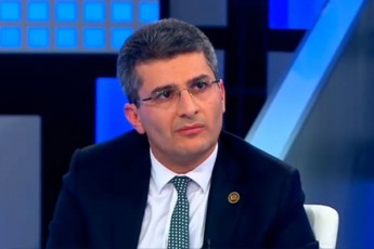 mamuka-mdinaraZe-ar-gamoricxavs-rom-nino-burjanaZis-moskovSi-viziti-SesaZloa-opoziciis-rusul-gegmebze-miuTiTebdes