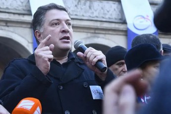 gigi-ugulava-Cven-varT-Zalian-mniSvnelovan-gasayarze-an-davibrunebT-Tavisufal-arCevnebs-an-marTla-gadaveSvebiT-WaobSi