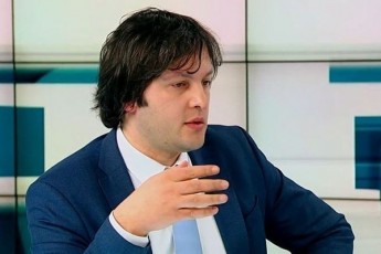 irakli-kobaxiZe-adamianebi-romlebic-parlamentSi-SeWras-cdilobdnen-politpatimrebad-ver-CaiTvlebian