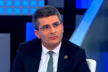 mamuka-mdinaraZe-nacionaluri-moZraoba-me-mgoni-qmnis-mxedrions-da-kidev-ufro-gamarginaldeba-Tavisi-gacveTili-meTodebiT