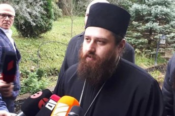 mRvdel-andria-sarias-petres-gzas-gauyeneben--dabarebuli-var-sapatriarqoSi-vfiqrob-saintereso-Sexvedra-meqneba