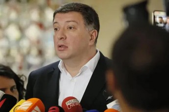 gigi-ugulava-erekle-kuxianiZeze-ocnebam-an-pasuxismgebloba-unda-aiRos-da-Tqvas-rom-es-aris-maTi-azri-an-gaemijnos-da-kisristexiT-gaagdos-es-vaJbatoni-sakuTari-rigebidan