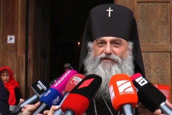 meufe-nikolozi-dekanoz-giorgi-mamalaZis-Sewyalebaze---vfiqrob-ar-aris-aucilebeli-misi-cixeSi-jdoma-miuxedavad-imisa-rom-rogorc-Cans-danaSauli-Cadenili-aqvs