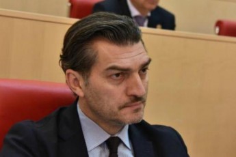 yavelaSvili-ratianis-dapirispireba-ra-ginda-dagartya-mainc-da-mainc---fexebsac-ver-momWam