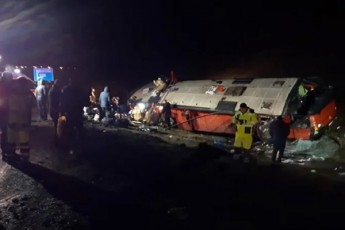 ria-novosti---moskovi-Tbilisis-avtobusis-romelic-ruseTSi-amotrialda-da-ori-adamiani-daiRupa-yvela-mgzavri-saqarTvelos-moqalaqea