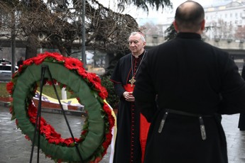 vatikanis-saxelmwifo-mdivanma-gmirTa-memoriali-gvirgviniT-Seamko