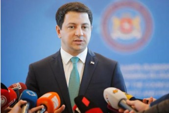 arCil-TalakvaZe-ew-Sav-siaze-minda-dagamSvidoT-rom-batonebi-ugulava-da-bokeria-sxvebis-Seyvanas-ver-SeZleben-iseT-siebSi-romelSic-ukve-wlebia-TviTon-arian