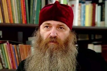 vinc-patriarqs-brZolas-ucxadebs-erTi-grami-Wkuis-natamalic-ar-aqvT--vnaxavT-erTmaneTs-ratom-icaven-ra-codvam-daakavSira-nu-hgoniaT-Cumad-viqnebi