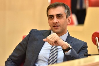 saakaSvilma-daadastura-rom-nacionalebi-xelisuflebaSi-dabrunebis-erTaderT-gzad-xelisuflebis-damxobas-xedavs