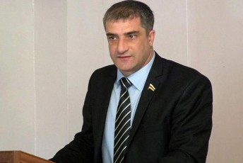 cxinvalis-de-faqto-parlamentis-ew-deputati-afxazebs-saqarTvelosTan-sakuTari-sakiTxebi-aqvT-gasarkvevi---yvelaferi-saqarTvelos-poziciazea-damokidebuli