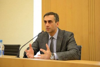 giorgi-kaxiani-beqa-odiSarias-kandidaturas-mivesalmebi-Tumca-saubari-vin-iqneba-jer-ararsebuli-kulturis-saministros-xelmZRvaneli-naadrevia