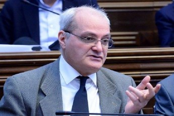 gia-gaCeCilaZe--saxelmwifoTa-Soris-urTierTobaSi-mniSvnelovania-saxelmwifos-saxelmwifo-struqturebis-da-ara-calkeuli-kongresmenebisa-Tu-parlamentis-wevrebis-gacxadebebi