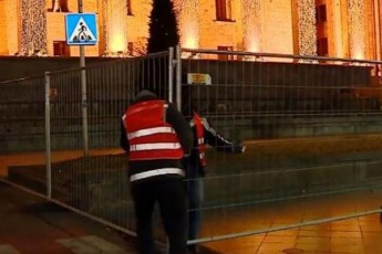 meriam-atraqcionebis-Semdeg-parlamentTan-jebirebi-aRmarTa