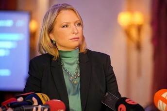 naTia-Turnava-aranair-samTavrobo-cvlilebebs-ar-vadastureb-es-Savi-piaria-im-mizniT-rom-warmoCindes-TiTqos-gundSi-arastabilurobaa
