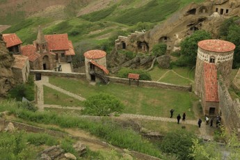 10-saocnebo-adgili-saqarTveloSi---sieneni-saqarTveloze-statias-aqveynebs