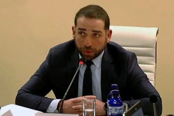 generaluri-prokuroris-postze-irakli-SoTaZis-wardgenis-SemTxvevaSi-saparlamento-umravlesoba-mas-mxars-dauWers