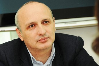 gia-xuxaSvili-rogorc-Cans-vano-merabiSvilsa-da-mixeil-saakaSvils-molaparakeba-ar-aqvT