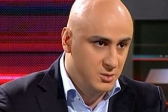 nika-melia-marTla-rom-SeviWra-parlamentSi-isev