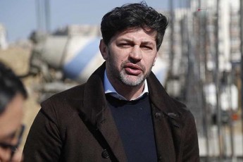 kaxa-kalaZe-opozicioneri-deputatebis-mier-ruseTis-himnis-CarTva-ar-gamkvirvebia-es-aris-jgufi-romelic-ewinaaRmdegeba-win-gadadgmul-nabijebs-da-evrointegracias