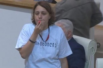 qalis-saxe-aqvs-dakarguli-ra-maqvs-sananebeli---goris-sakrebulos-Tavmjdomare-elene-xoStariaze