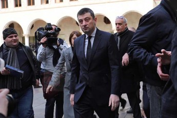 giorgi-gaxaria-samTavrobo-cvlilebebze---daelodeT-gazafxuls-male-mova