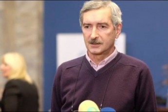 paata-imnaZe-venaSi-var-WHO-s-TaTbirze-qalaqSi-simSvidea-da-Snicelebs-aravin-imaragebs