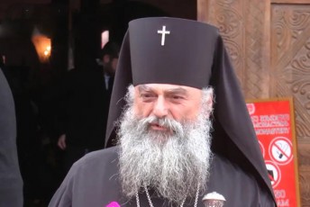 meufe-nikolozi-Rvino-aris-antiseptiki-da-masSi-gawmendili-kovzi-baqteriebisgan-Tavisufalia---erTjeradi-kovzebis-gamoyeneba-principulad-arasworia