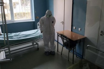 infeqciur-saavadmyofoSi-acxadeben-rom-koronavirusiT-inficirebuli-sami-adamianis-janmrTelobis-mdgomareoba-damakmayofilebelia