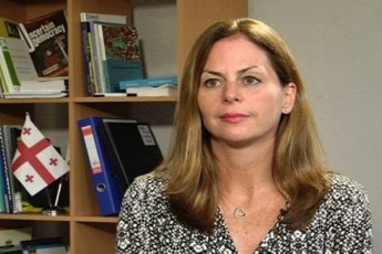 lora-Torntoni-NDI-saqarTvelos-direqtoris-posts-tovebs