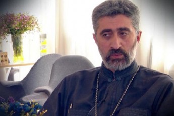 mama-saba-WikaiZe-koronavirusiT-daavadebuli-rom-eziaros-mis-Semdeg-me-veziarebi-araferi-gadamedeba