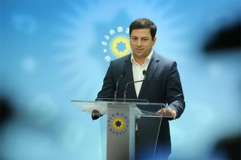 arCil-TalakvaZe-kiTxvaze-aris-Tu-ara-konkretuli-gadawyvetilebebi-miRebuli-romelime-adamianTan-dakavSirebiT-viszec-opozicia-aqcentebs-akeTebs-pirdapir-SemiZlia-giTxraT-rom---ara