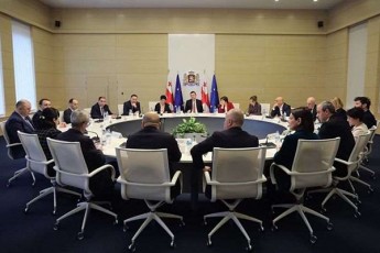 mTavrobam-koronavirusis-gavrcelebis-saprevencio-RonisZiebebis-farglebSi-axali-gadawyvetilebebi-miiRo