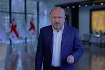 amiran-giguaSvili-foTSi-iqneb-kometebis-qarxana-aaSenoo-da-esec-naglad-eubneba-avaSeneb-aba-ras-vizamo