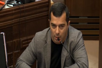 daCi-beraia-tv-pirvels---adamianurad-gTxovT-daaneboT-am-mavneblobas-Tavi
