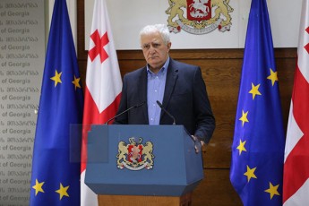 amiran-gamyreliZe-saqarTvelos-mTavrobam-giliads-preparat-remdosoviris-mowodebis-TxovniT-mimarTa-darwmunebuli-var-moTxovna-dakmayofildeba-da-preparati-maragSi-gveqneba