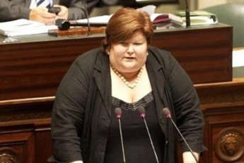 belgiis-jandacvis-ministrma-jgufuri-seqsi-akrZala-mizezi-koronavirusis-gavrcelebis-safrTxea