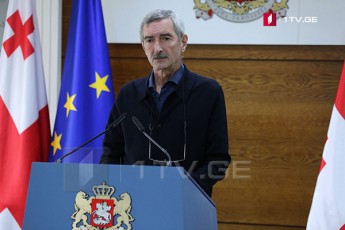 paata-imnaZe-mixeil-saakaSvilisTvis-madloba-ar-gadamixdia-lugaris-centris-Camoyalibeba-eduard-SevardnaZis-dros-daiwyo