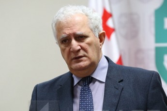 amiran-gamyreliZe-iyo-SemTxvevebi-roca-inficirebulebi-malavdnen-kontaqtebs-magram-mainc-mivageniT-sxvadasxva-wyaroTi
