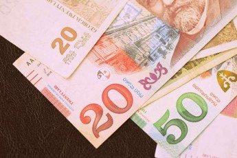 arsebuli-informaciiT-erovnuli-bankis-inficirebul-TanamSromlebs-fulTan-hqondaT-Sexeba