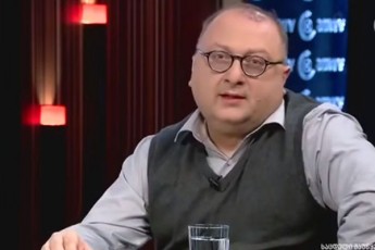 Salva-ramiSvili-sanaia-gaxldaT-miSas-xelis-Jurnalisti-maSindel-saz-mauze-ise-ver-imuSavebdi