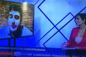 nikoloz-gamyreliZe-boqsirebul-palataSi-ar-unda-SeixedoT-da-arc-gisurvebT-10kvm-iani-oTaxia-sadac-bevri-dro-gaqvs-muSaobisTvis-fiqrisTvis