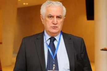 amiran-gamyreliZis-gancxadebiT-saqarTveloSi-koronavirusiT-gardacvlil-pirvel-pacients-sakmaod-mZime-Tanmxlebi-daavadebebi-hqonda