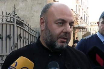 dekanozi-giorgi-TevdoraSvili-jer-araferia-cnobili-aqvT-Tu-ara-sasuliero-pirebs-avtomobiliT-gadaadgilebisTvis-saSvebi