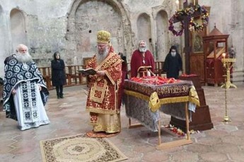 mitropoliti-daviTi-alaverdis-taZarSi-RamisTevis-msaxureba-iqneba-mrevli-gadawyvets-rogor-movides